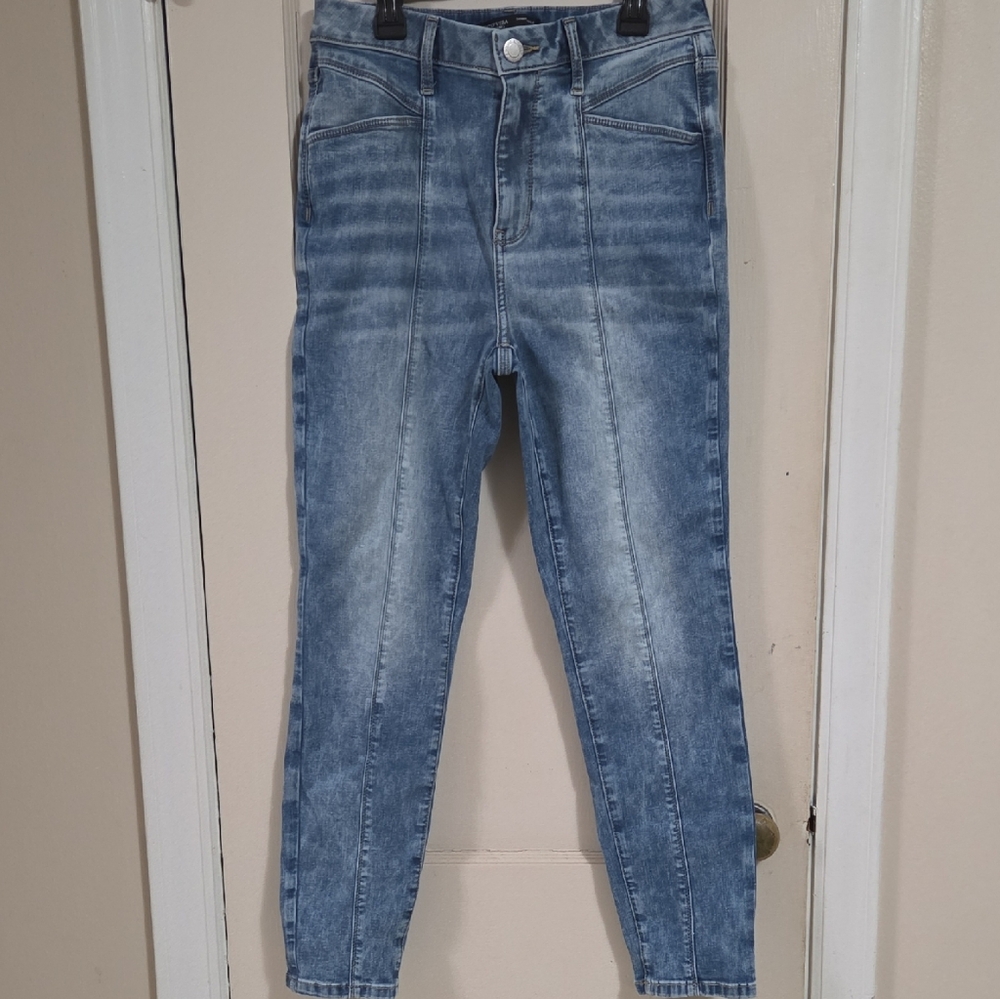 Simply Vera Wang Light Blue Skinny Jeans Size 8.